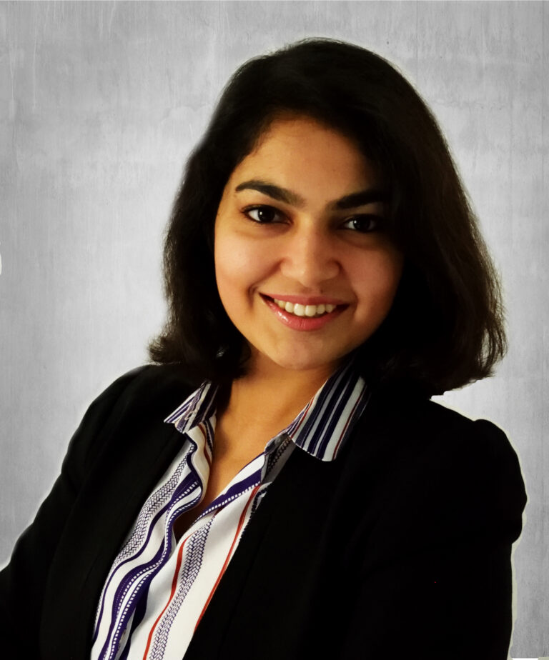 Ishi ist der Gründer und Hauptdesigner von Ishi Design Co, einem Studio das sich auf Interior Design und Dekoration spezialisiert hat.